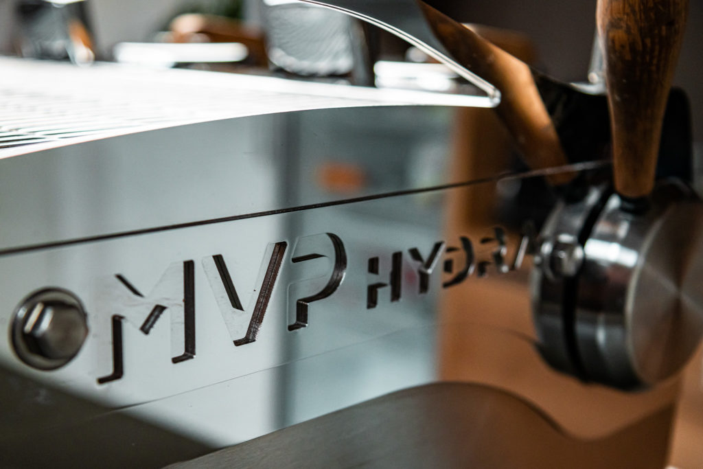 picture of a Synesso MVP Hydra from the side